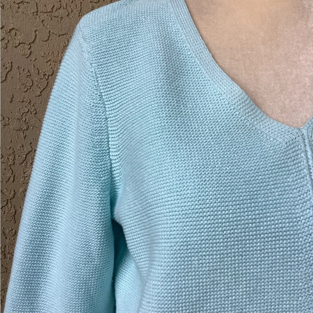 J.Jill textured 3/4-sleeve, V-neck sweater in powder blue. Women’s Sm/M - Picture 3 of 9